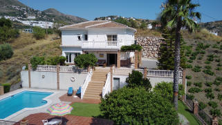 Competa, bedrooms 5, €575.000